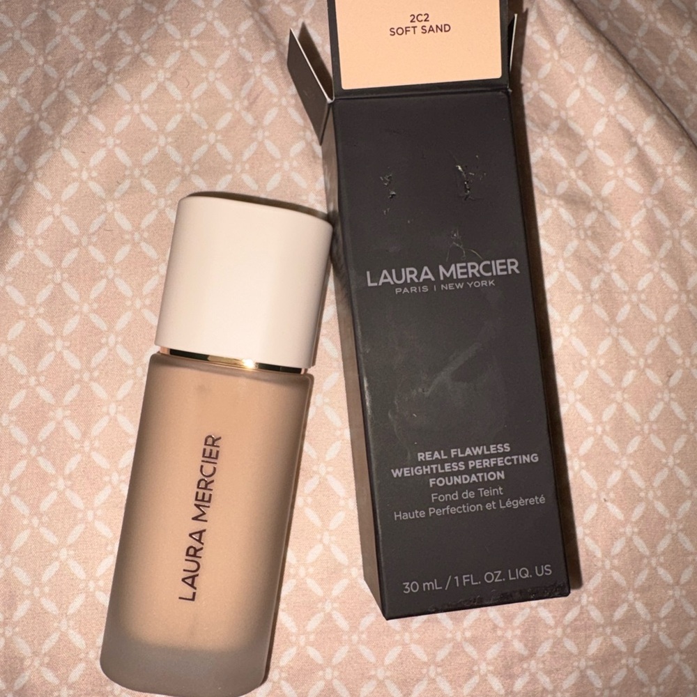 Laura Mercier Real Flawless Foundation - 2C2 Soft Sand